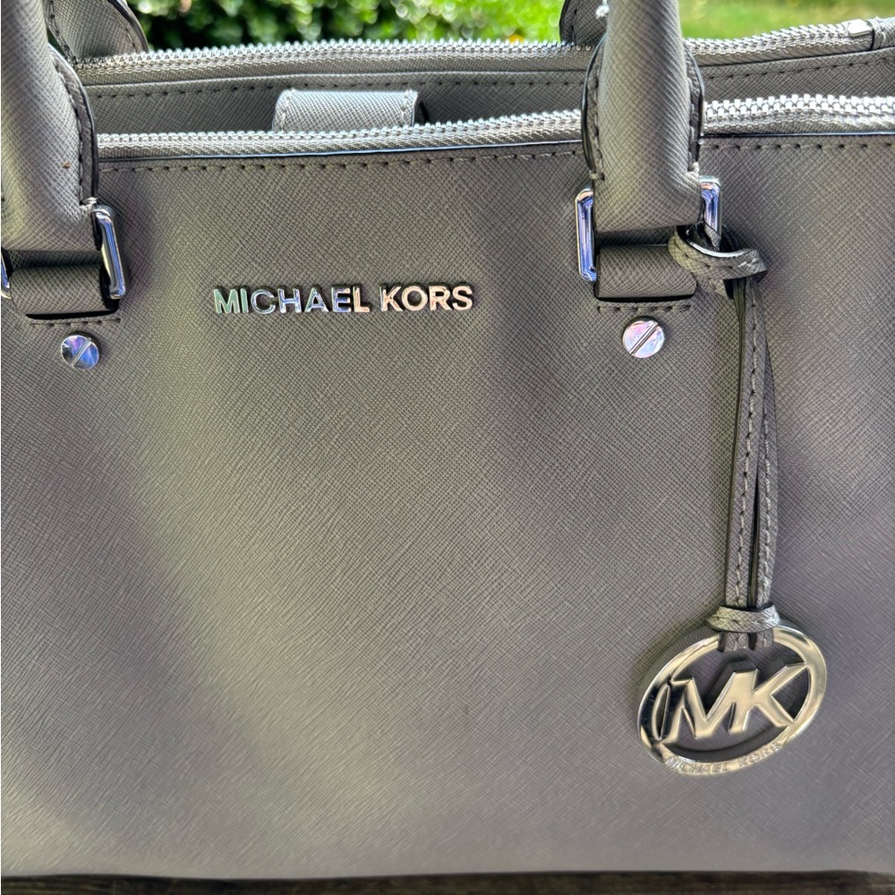 Michael Kors Authentic Taupe Satchel Bag/Shoulder/Crossbody - Picture 3 of 11